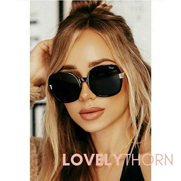 QUAY // ltd ed chrissy teigen retro-glam oversized round black smoke gold sunnie main image 13